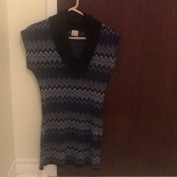 Top - Picture 1 of 2